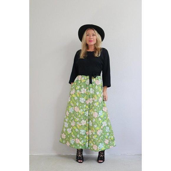 1960's Quilted Hostess Dress // Women's Size Small to Medium // Party Dress - Picture 2 of 9